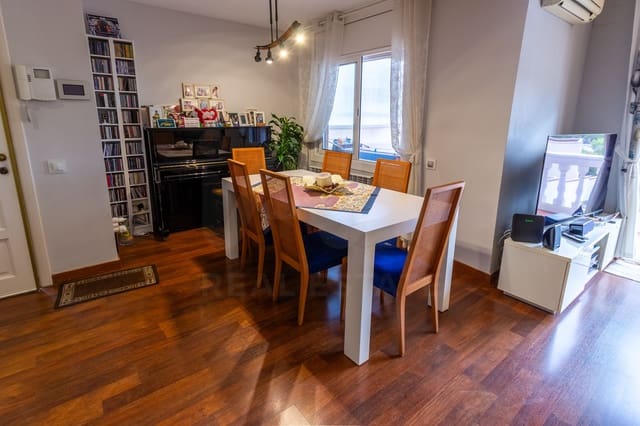 5 sypialnia Dom szeregowy na sprzedaż w Castelldefels z basenem garażem - 975 000 € (Ref: 9988290)
