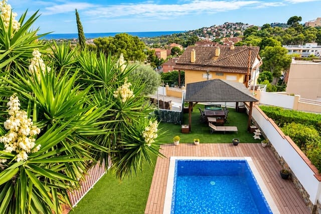 5 slaapkamer Rijtjeshuis te koop in Castelldefels met zwembad garage - € 850.000 (Ref: 9988290)