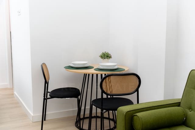 1 slaapkamer Appartement te koop in Huerta de Santa Teresa, Sevilla stad - € 209.000 (Ref: 9988293)