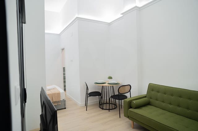 1 slaapkamer Appartement te koop in Huerta de Santa Teresa, Sevilla stad - € 209.000 (Ref: 9988293)