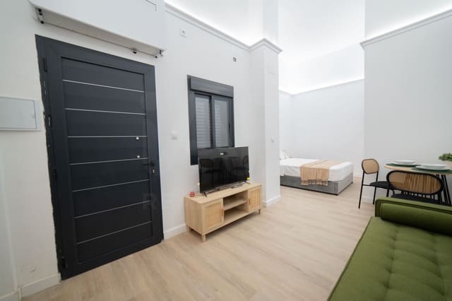 1 slaapkamer Appartement te koop in Huerta de Santa Teresa, Sevilla stad - € 209.000 (Ref: 9988293)
