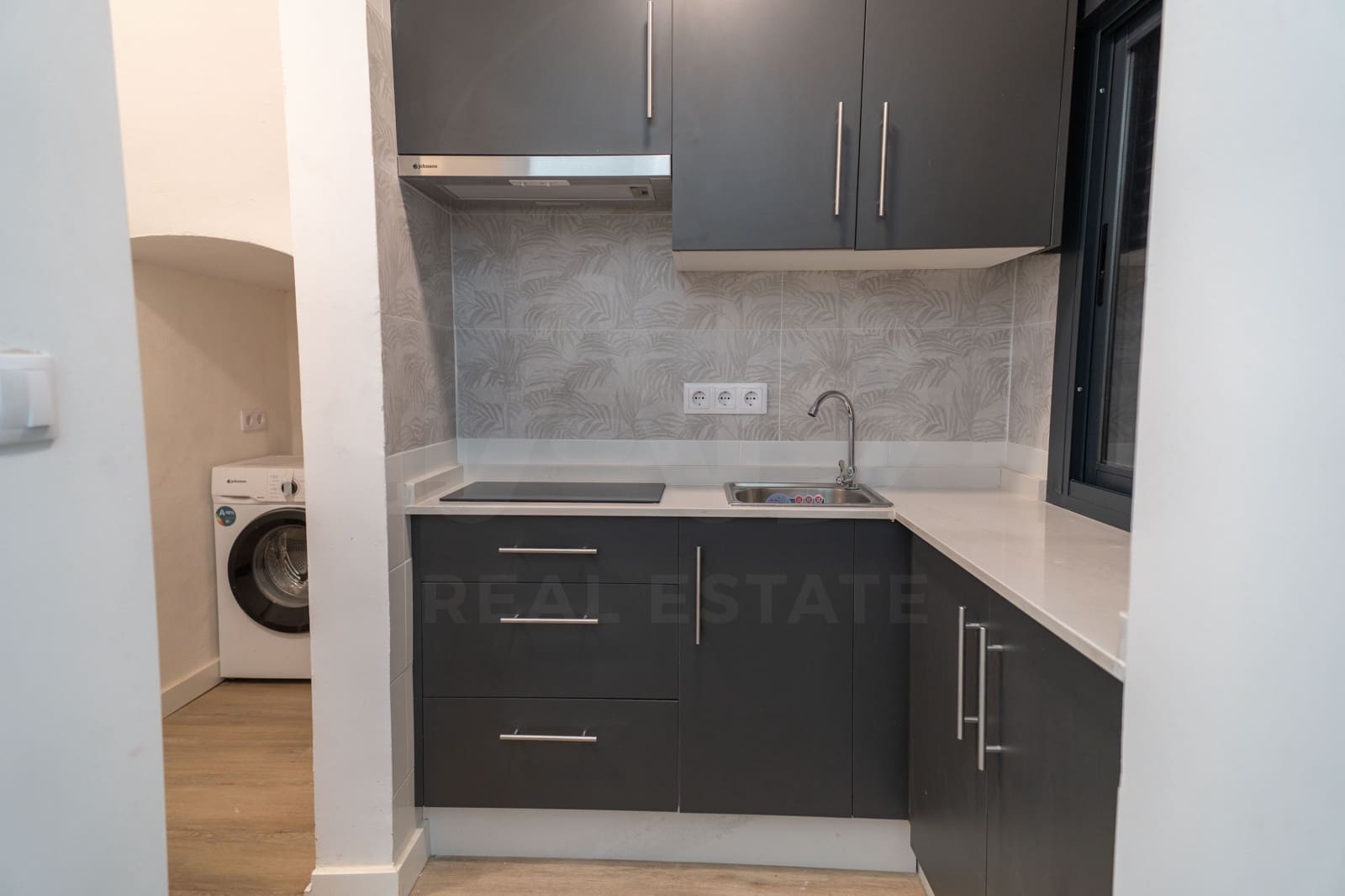 1 slaapkamer Appartement te koop in Sevilla stad - € 209.000 (Ref: 9988293)