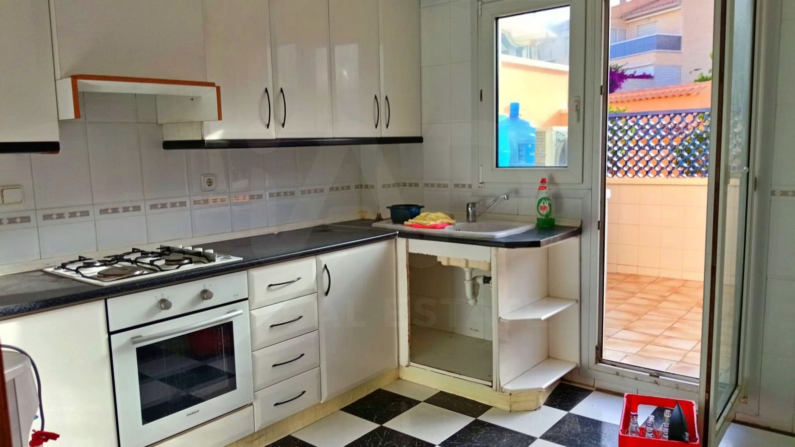 4 sovrum Radhus till salu i Alicante stad med pool garage - 798 000 € (Ref: 9988296)