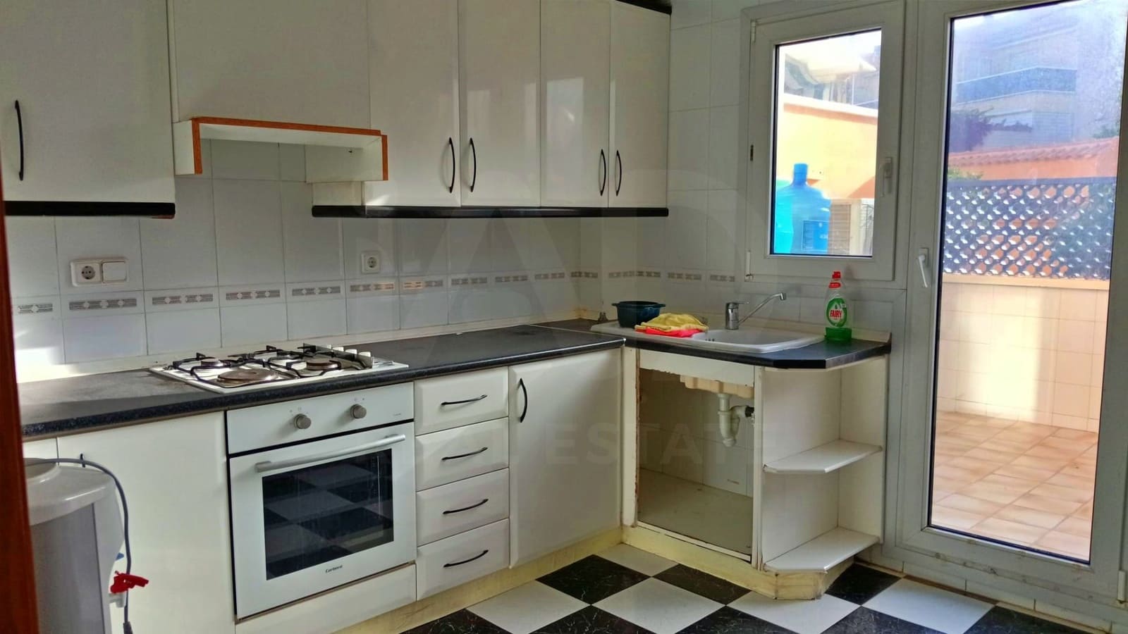 4 sovrum Radhus till salu i Alicante stad med pool garage - 798 000 € (Ref: 9988296)