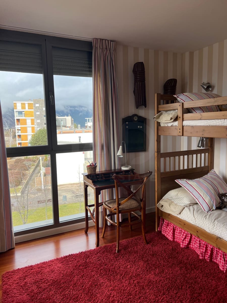 3 soveværelse Lejlighed til salg i Huesca by med swimmingpool garage - € 275.000 (Ref: 9988298)