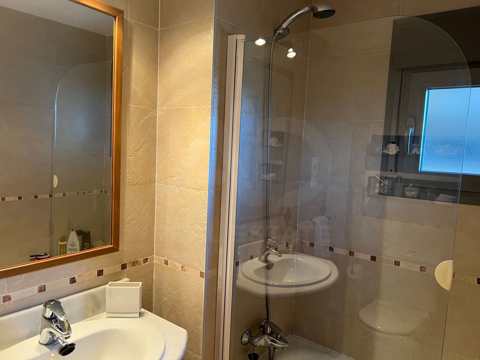 3 soveværelse Lejlighed til salg i Huesca by med swimmingpool garage - € 275.000 (Ref: 9988298)