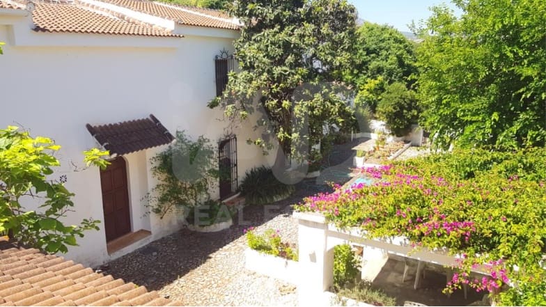5 Zimmer Haus zu verkaufen in Alhaurin de la Torre mit Garage - 1.330.000 € (Ref: 9988299)