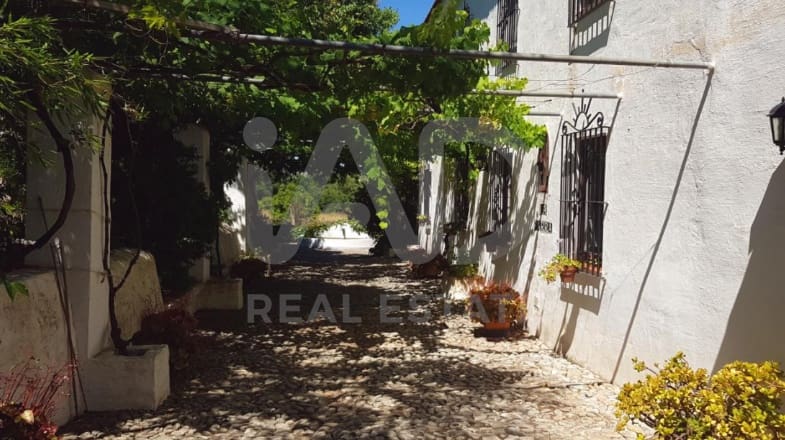 5 Zimmer Haus zu verkaufen in Alhaurin de la Torre mit Garage - 1.330.000 € (Ref: 9988299)
