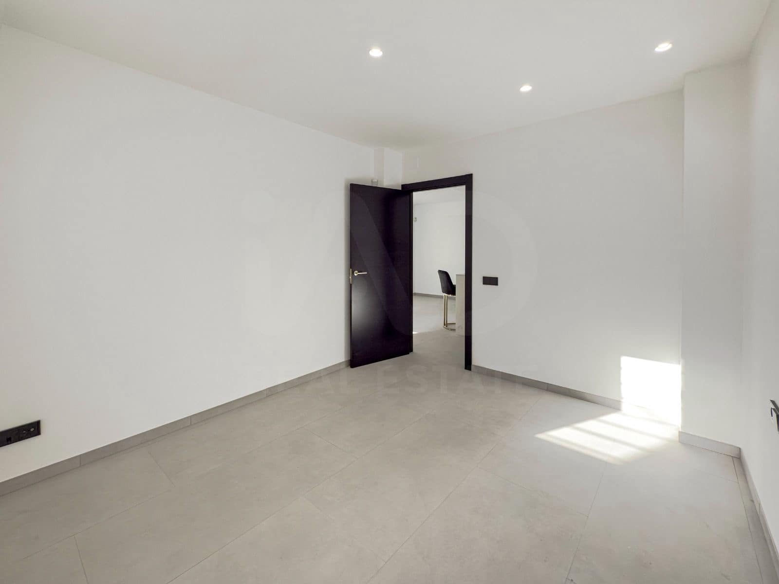 2 sovrum Lägenhet till salu i Barcelona stad - 287 000 € (Ref: 9988302)