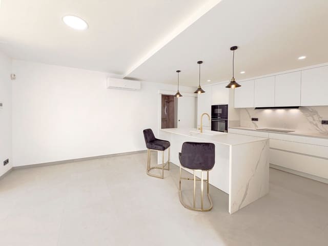 2 bedroom Apartment for sale in Vilanova i la Geltrú - € 287,000 (Ref: 9988302)