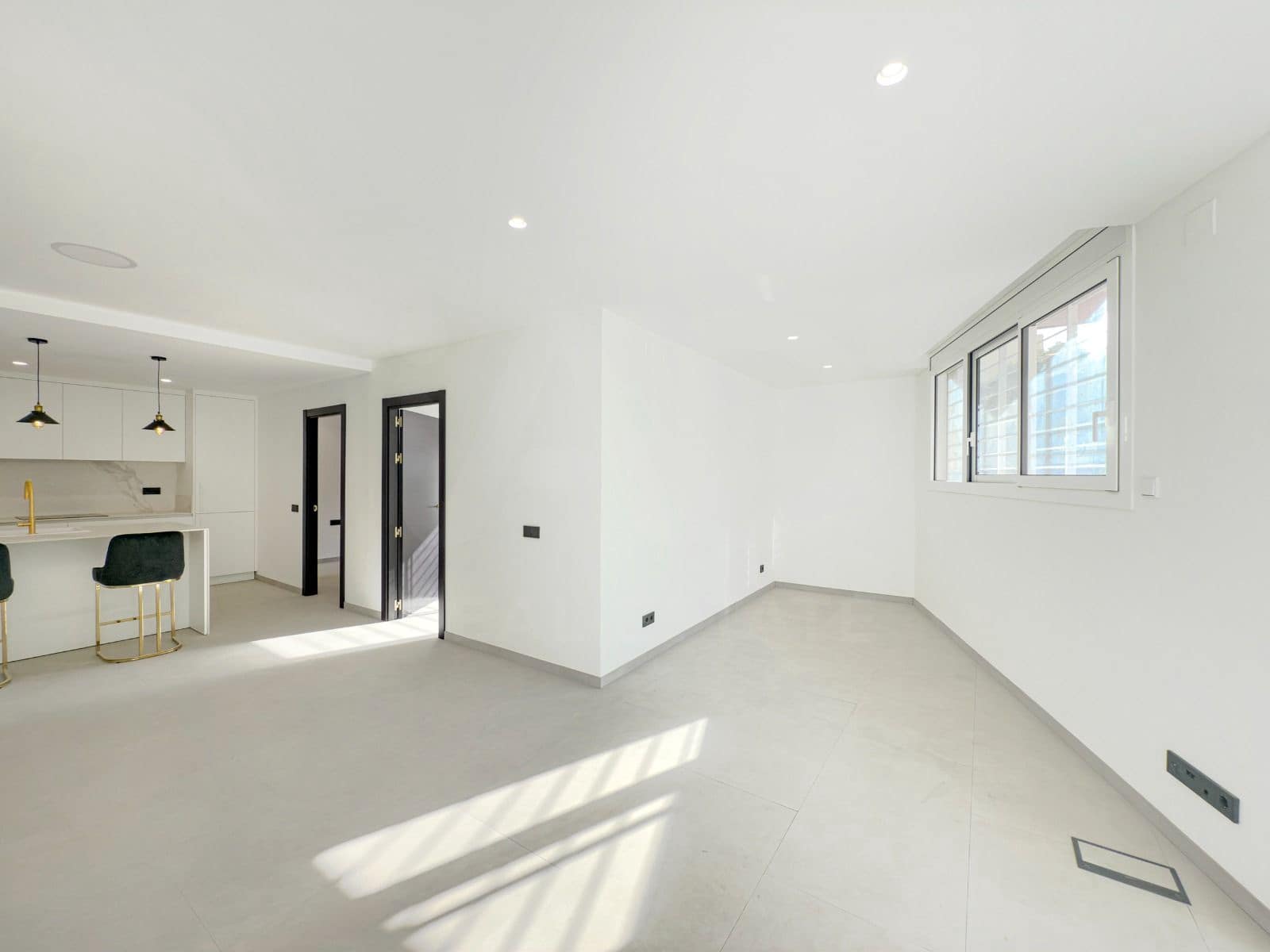 2 sovrum Lägenhet till salu i Barcelona stad - 287 000 € (Ref: 9988302)