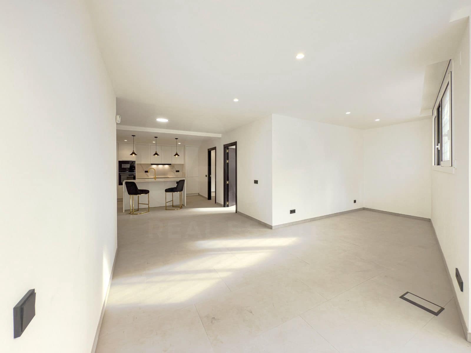 2 sovrum Lägenhet till salu i Barcelona stad - 287 000 € (Ref: 9988302)