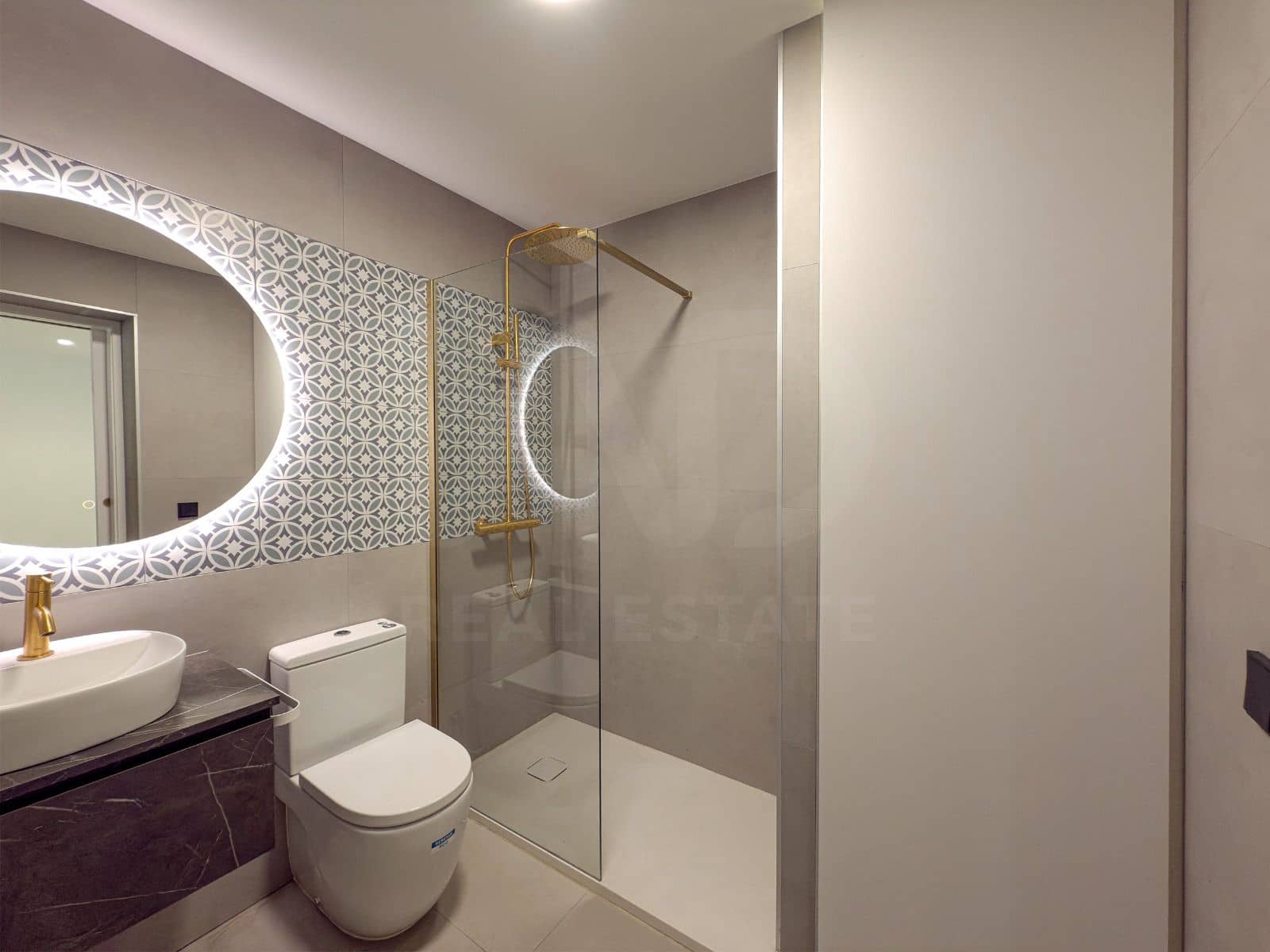 2 sovrum Lägenhet till salu i Barcelona stad - 287 000 € (Ref: 9988302)