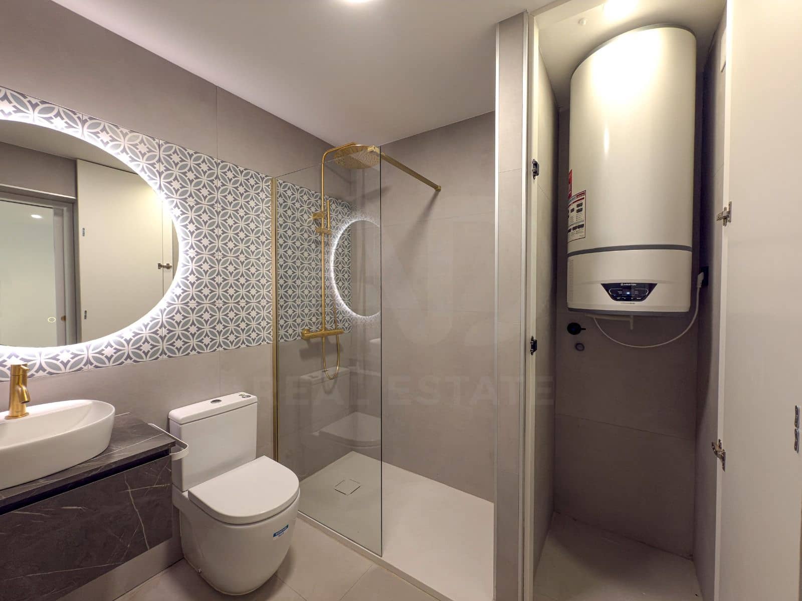 2 sovrum Lägenhet till salu i Barcelona stad - 287 000 € (Ref: 9988302)