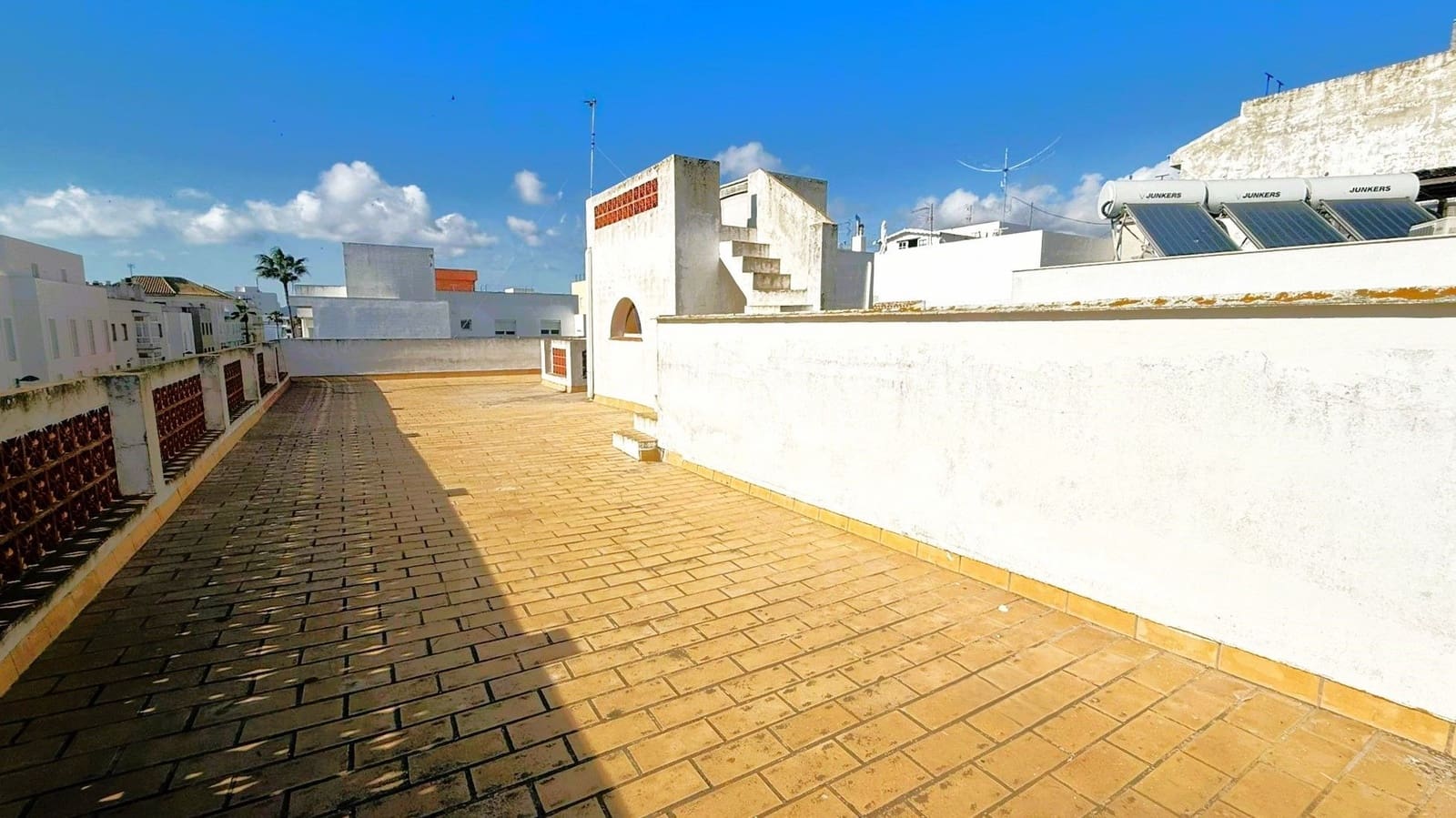 Gewerbe zu verkaufen in Cadiz Stadt - 1.300.000 € (Ref: 9988303)