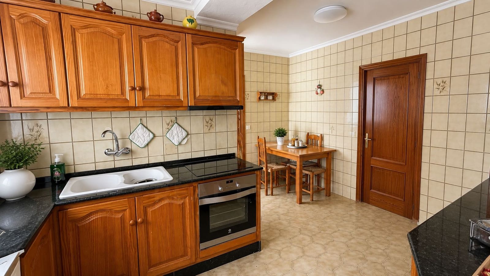 Gewerbe zu verkaufen in Cadiz Stadt - 1.300.000 € (Ref: 9988303)