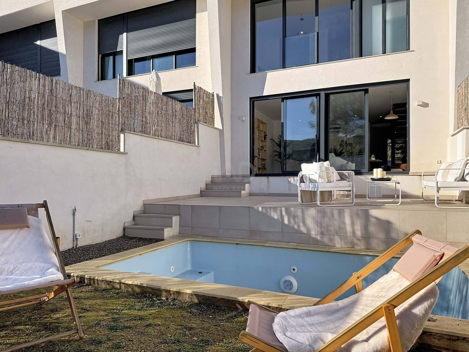 4 chambre Maison de Ville à vendre à Barcelone ville avec piscine garage - 635 000 € (Ref: 9988305)