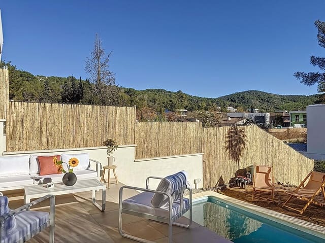 4 soverom Hus til salgs i Sant Pere de Ribes med svømmebasseng garasje - € 635 000 (Ref: 9988305)