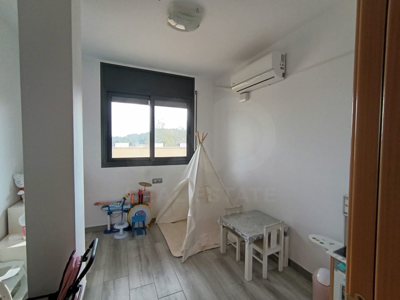 Apartamento de 3 habitaciones en Lliçà d'Amunt en venta con garaje - 358.000 € (Ref: 9988306)