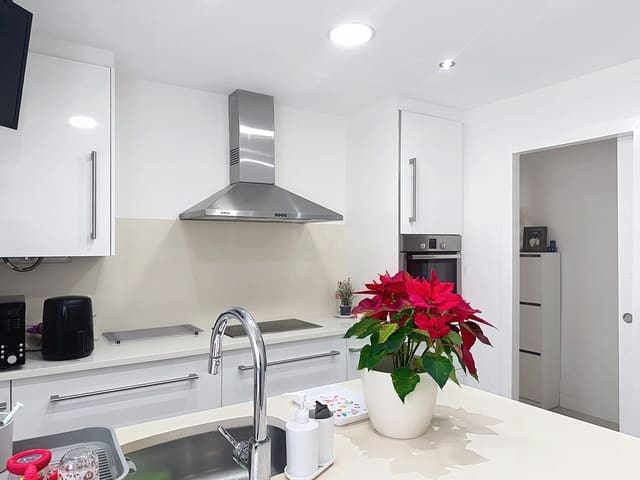 Apartamento de 3 habitaciones en Vilanova i la Geltrú en venta - 350.950 € (Ref: 9988307)