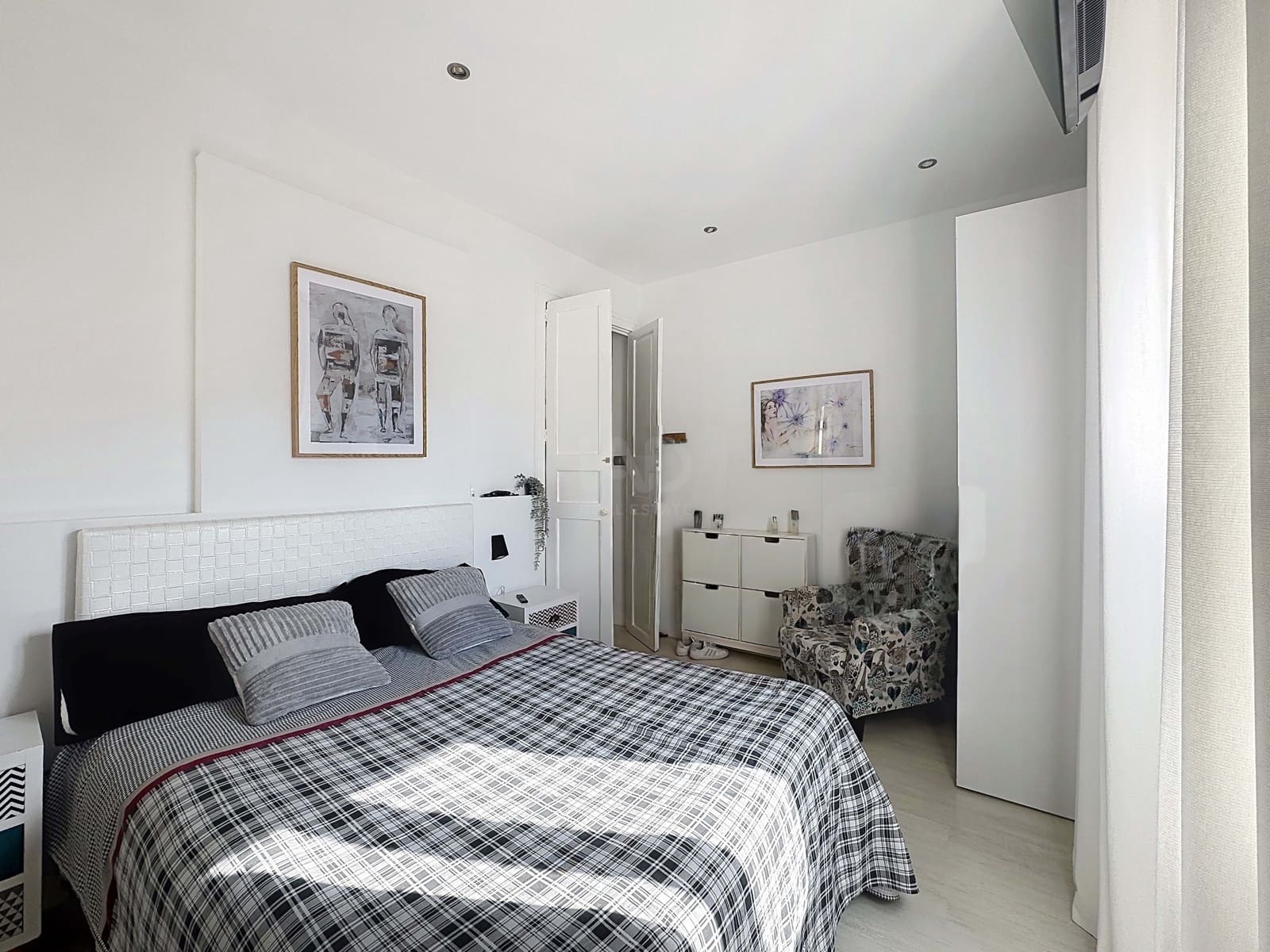 Apartamento de 3 habitaciones en Barcelona ciudad en venta - 350.950 € (Ref: 9988307)