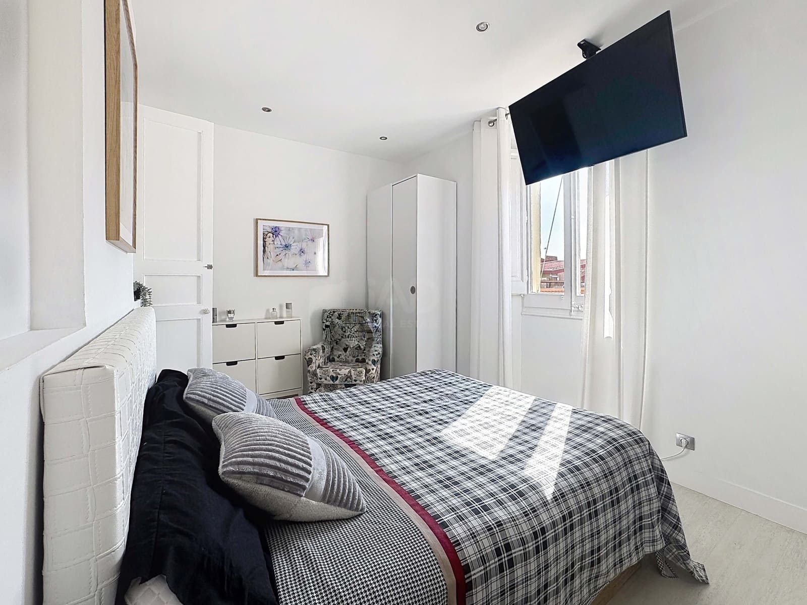 Apartamento de 3 habitaciones en Barcelona ciudad en venta - 350.950 € (Ref: 9988307)