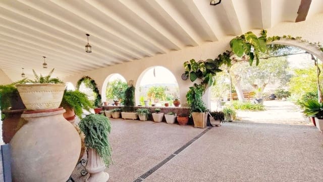 4 bedroom Apartment for sale in Pla de la Vallonga, Alicante / Alacant city with garage - € 849,000 (Ref: 9988309)