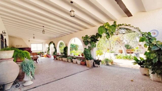 4 bedroom Apartment for sale in Pla de la Vallonga, Alicante / Alacant city with garage - € 849,000 (Ref: 9988309)