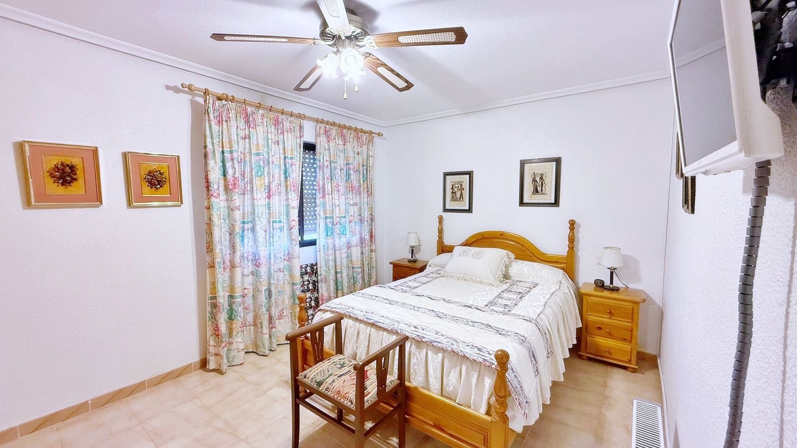 4 bedroom Apartment for sale in Alicante / Alacant city with garage - € 849,000 (Ref: 9988309)