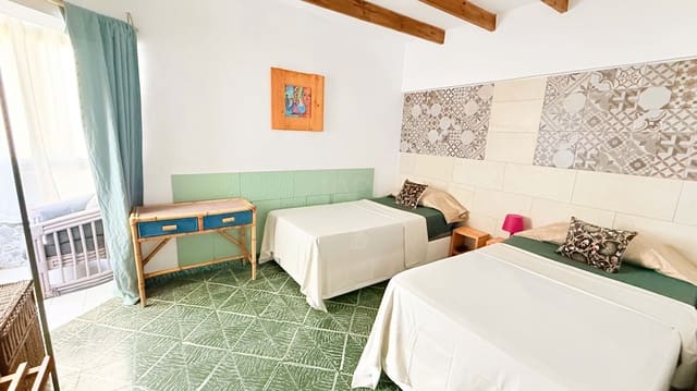 Kommersiell til salgs i Cádiz by - € 1 453 000 (Ref: 9988312)
