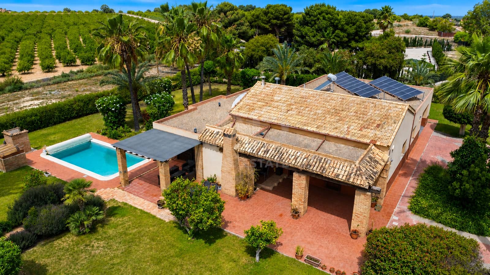 5 soveværelse Byhus til salg i Las Bayas med swimmingpool garage - € 649.000 (Ref: 9988313)