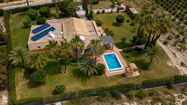 5 quarto Casa em Banda para venda em Las Bayas, Elche / Elx com piscina garagem - 649 000 € (Ref: 9988313)