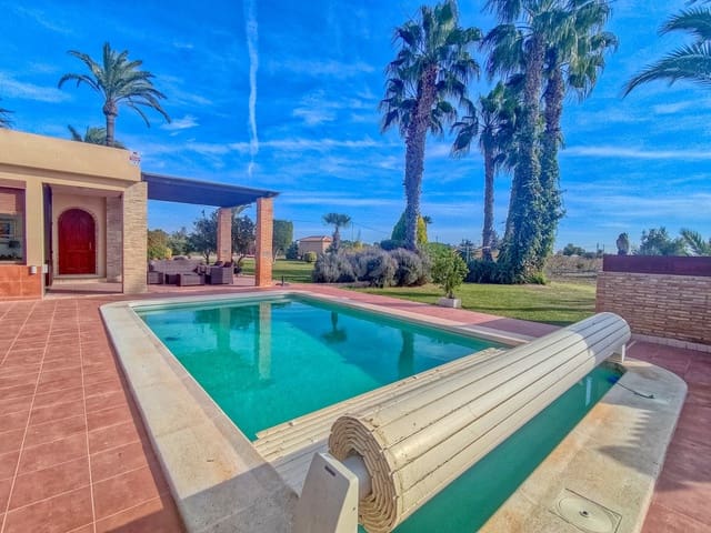 Casa de 5 habitaciones en Las Bayas, Elche / Elx en venta con piscina garaje - 649.000 € (Ref: 9988313)