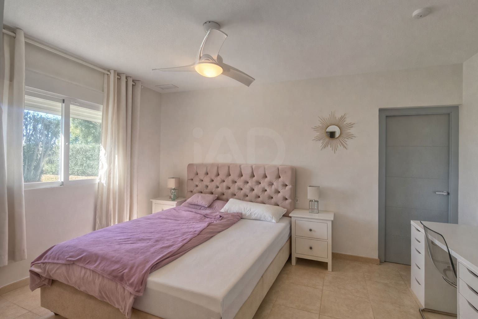5 soveværelse Byhus til salg i Las Bayas med swimmingpool garage - € 649.000 (Ref: 9988313)