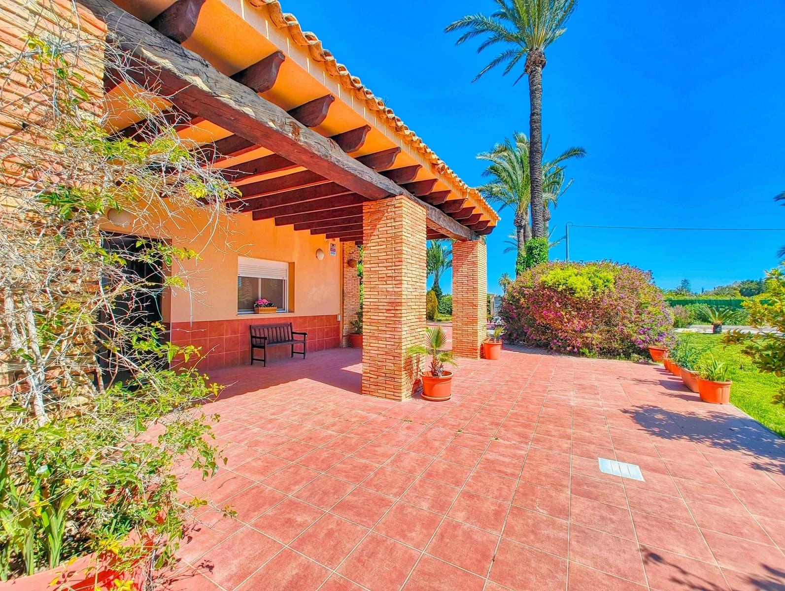 5 soveværelse Byhus til salg i Las Bayas med swimmingpool garage - € 649.000 (Ref: 9988313)