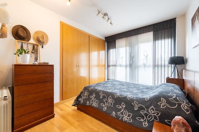 3 soveværelse Lejlighed til salg i Madrid by med swimmingpool garage - € 530.000 (Ref: 9988315)