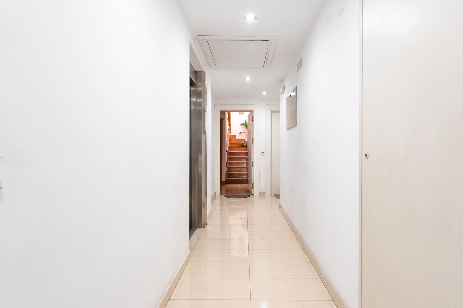 3 sypialnia Apartament na sprzedaż w Miasto Madryt z basenem garażem - 530 000 € (Ref: 9988315)