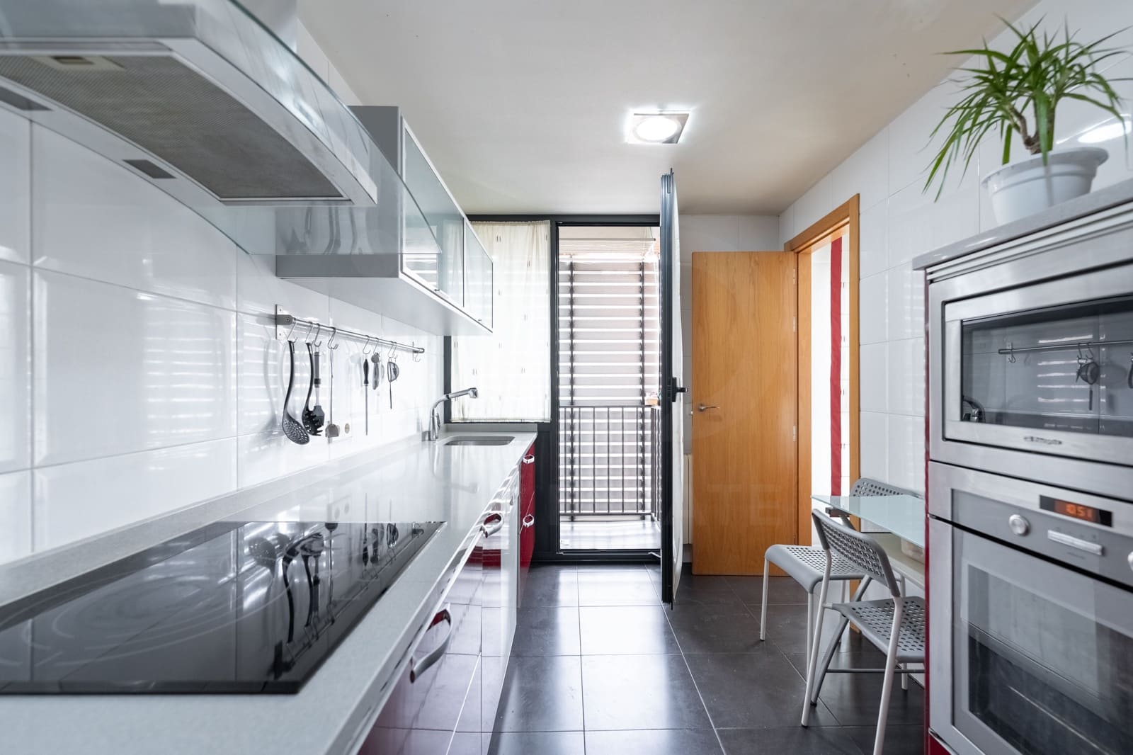 3 sypialnia Apartament na sprzedaż w Miasto Madryt z basenem garażem - 530 000 € (Ref: 9988315)