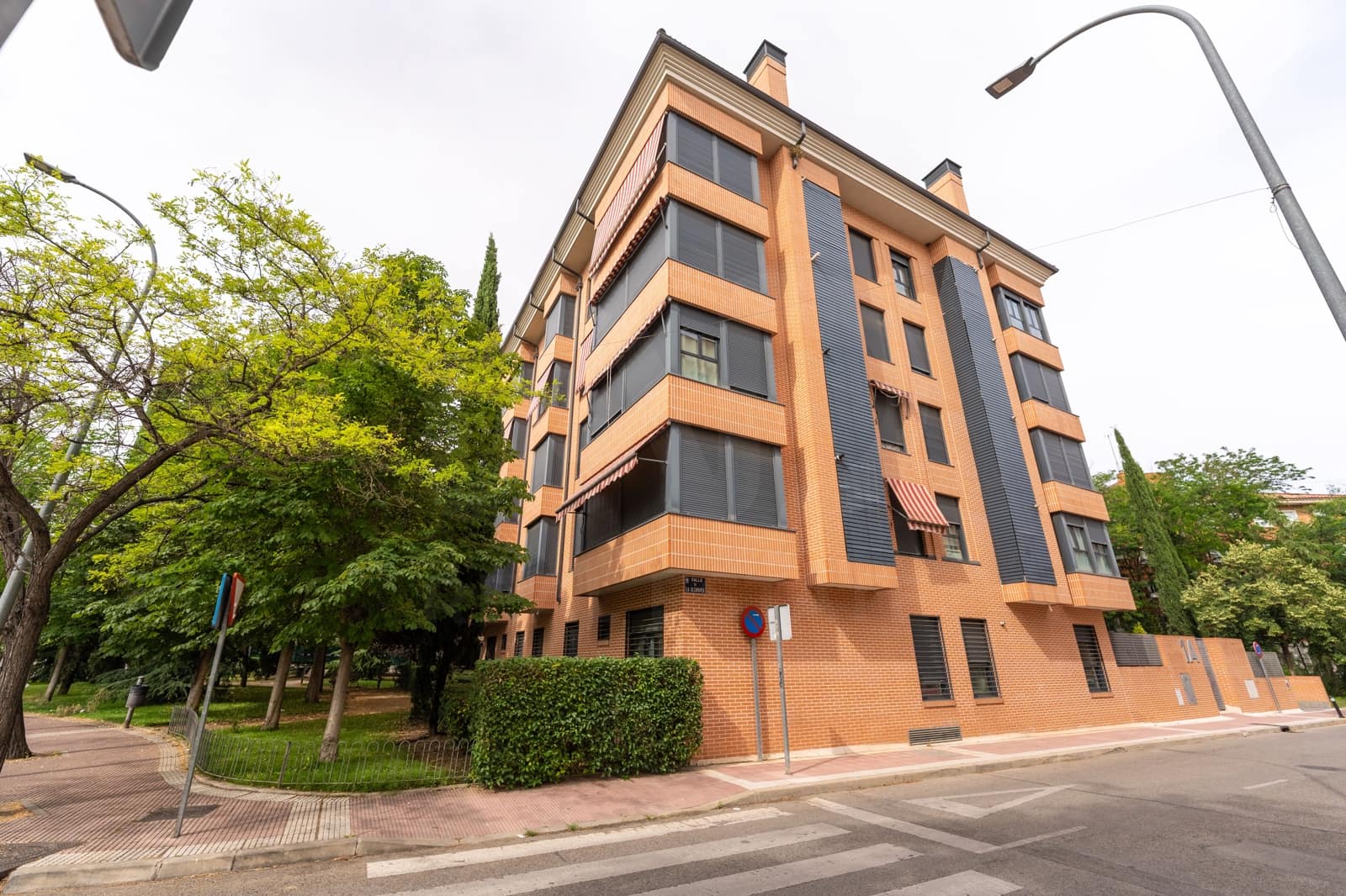 3 sypialnia Apartament na sprzedaż w Miasto Madryt z basenem garażem - 530 000 € (Ref: 9988315)