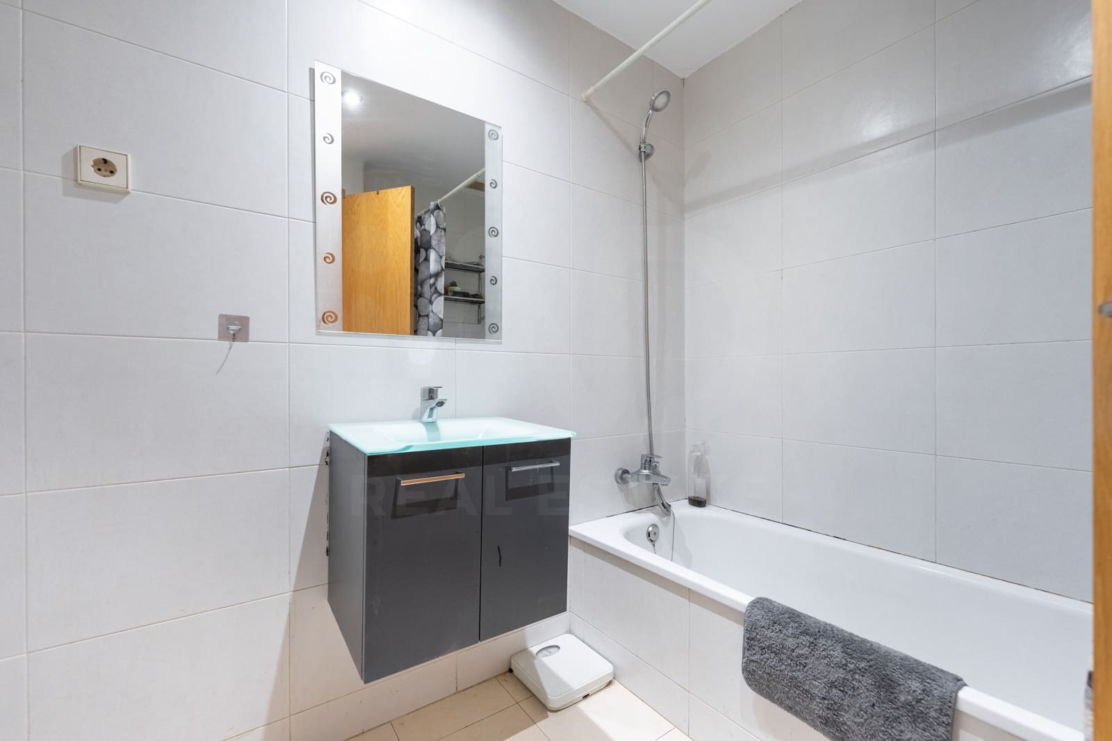 3 sypialnia Apartament na sprzedaż w Miasto Madryt z basenem garażem - 530 000 € (Ref: 9988315)
