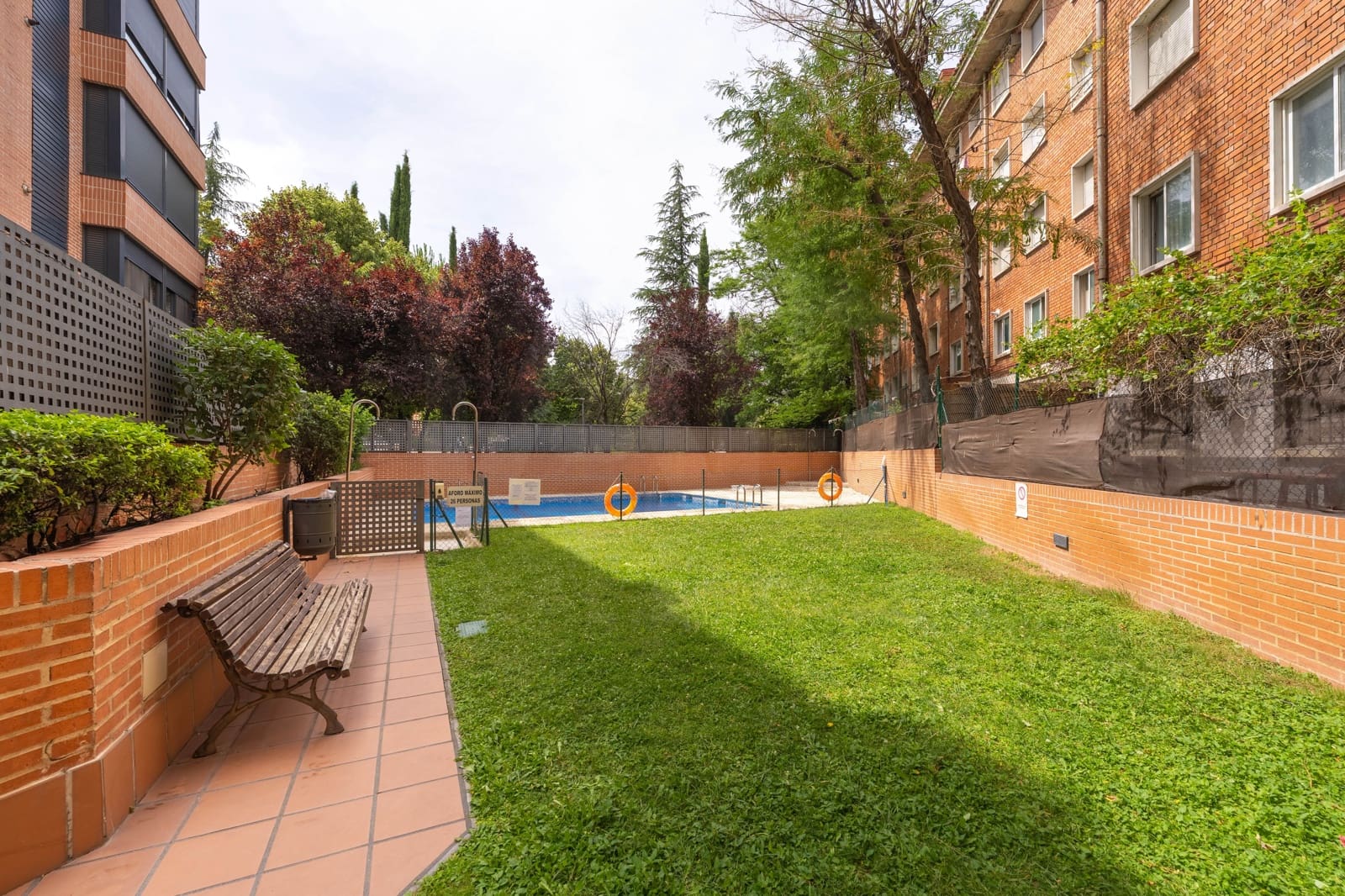 3 sypialnia Apartament na sprzedaż w Miasto Madryt z basenem garażem - 530 000 € (Ref: 9988315)
