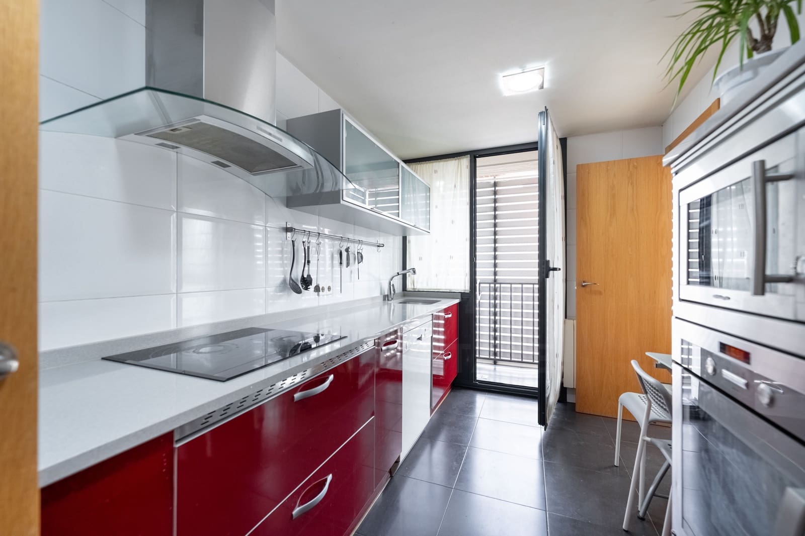 3 sypialnia Apartament na sprzedaż w Miasto Madryt z basenem garażem - 530 000 € (Ref: 9988315)