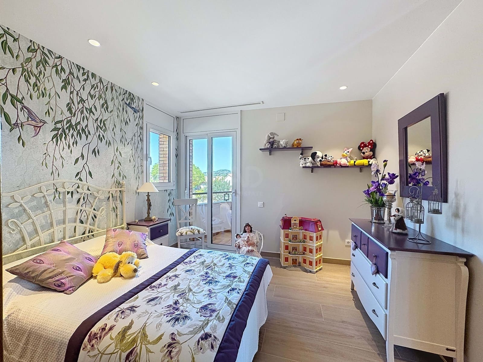6 bedroom Townhouse for sale in Vilanova i la Geltru with pool garage - € 1,650,000 (Ref: 9988317)