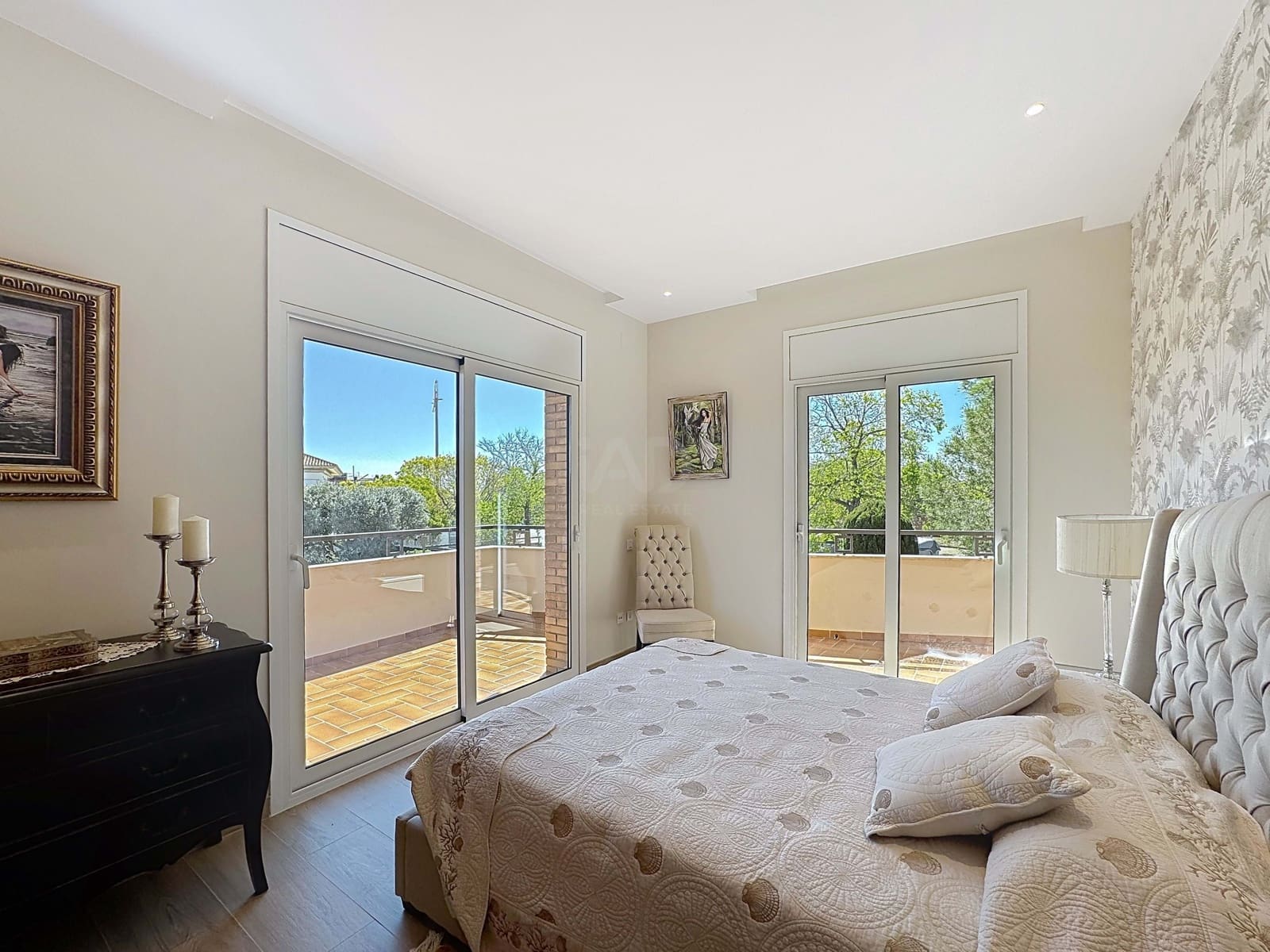 6 bedroom Townhouse for sale in Vilanova i la Geltru with pool garage - € 1,650,000 (Ref: 9988317)