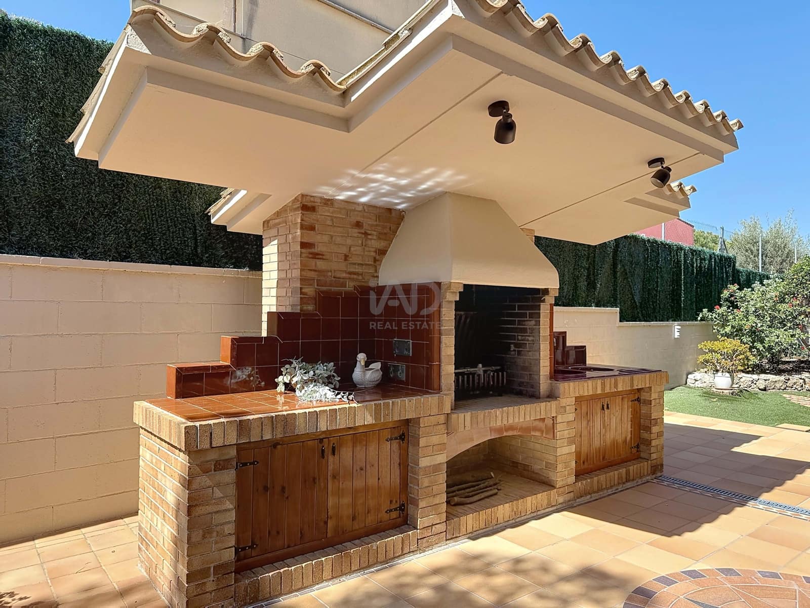 6 bedroom Townhouse for sale in Vilanova i la Geltru with pool garage - € 1,650,000 (Ref: 9988317)