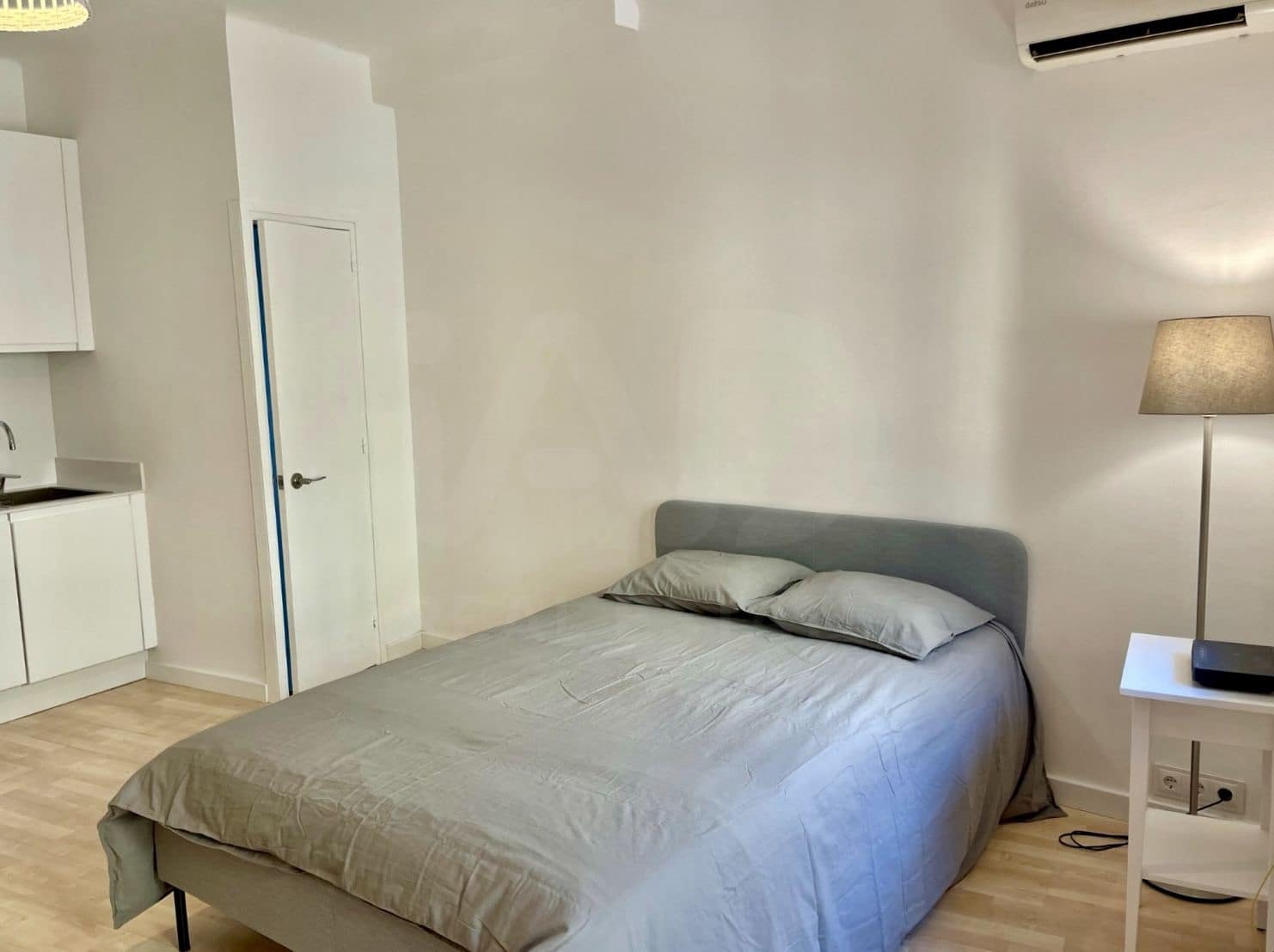 Ático en Barcelona ciudad en venta - 175.000 € (Ref: 9988318)