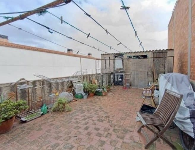 Erhverv til salg i Barcelona by - € 330.000 (Ref: 9988320)