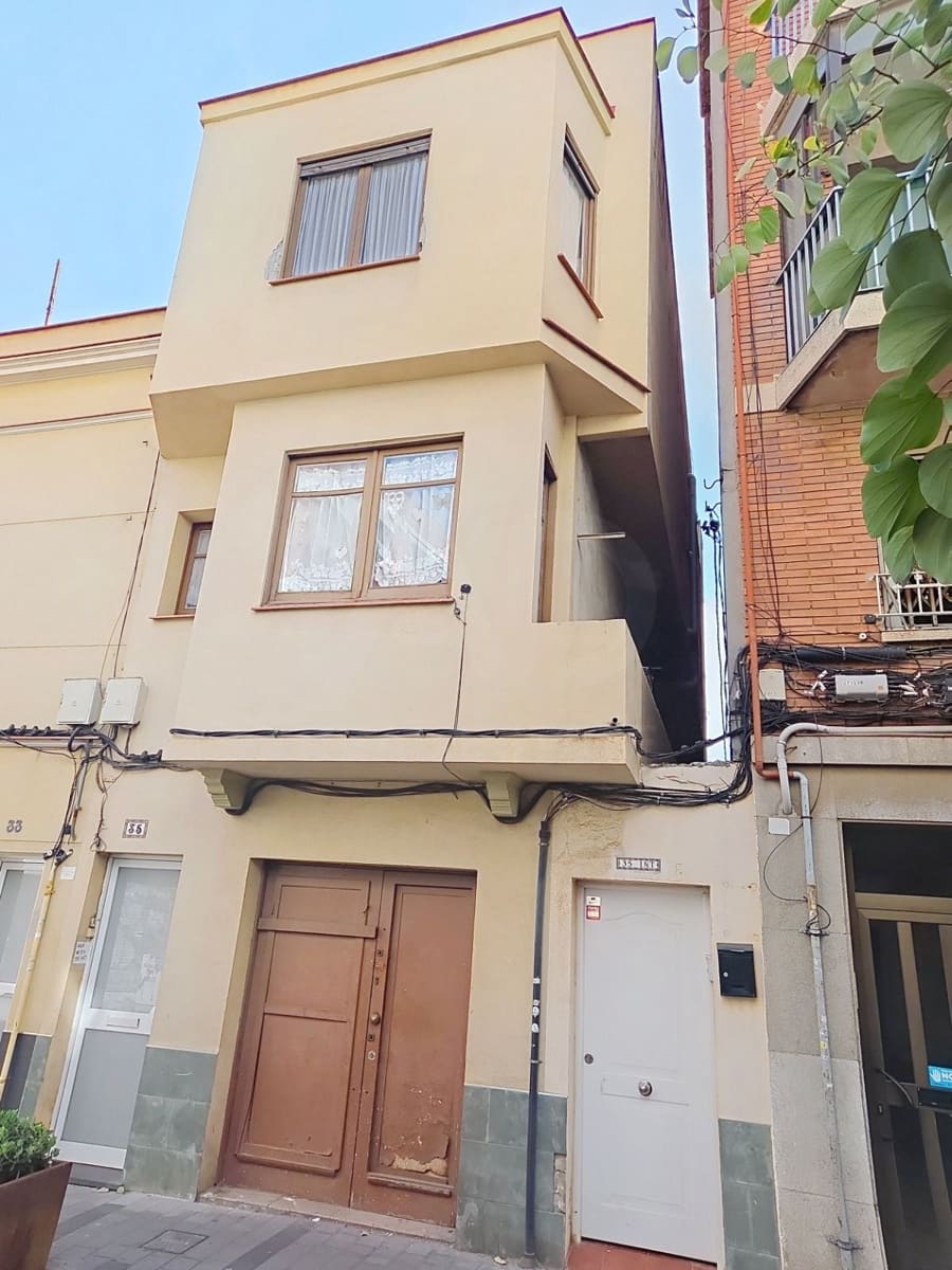Erhverv til salg i Barcelona by - € 330.000 (Ref: 9988320)