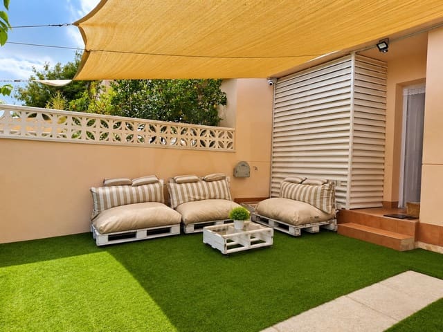3 soverom Rekkehus til salgs i Tarragona by med svømmebasseng garasje - € 274 900 (Ref: 9988321)