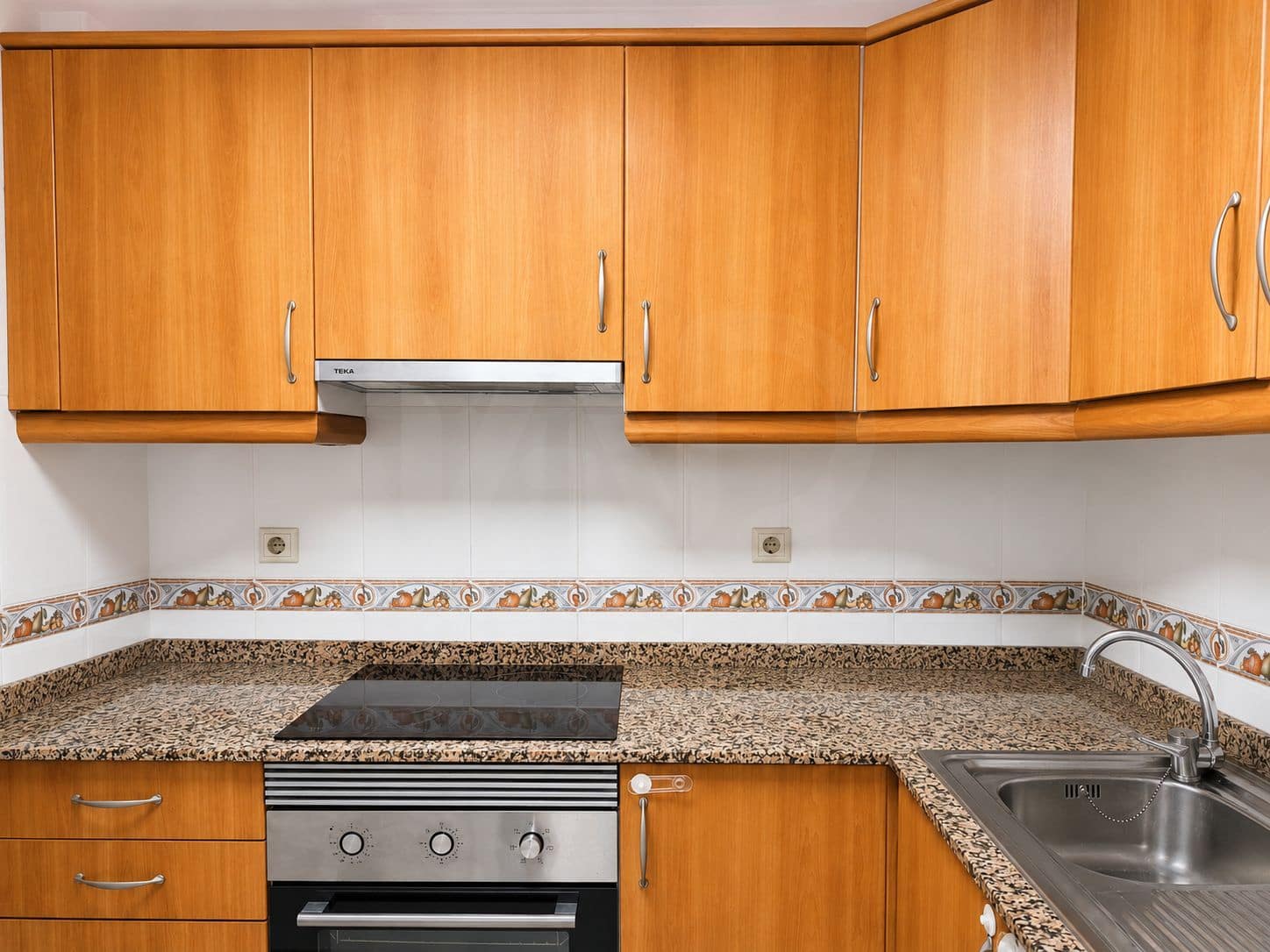 3 Zimmer Reihenhaus zu verkaufen in Tarragona Stadt mit Pool Garage - 274.900 € (Ref: 9988321)